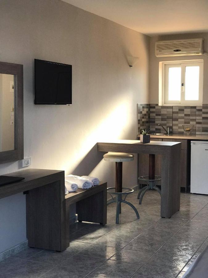 Derekas Studios & Apartments Laganas Exteriér fotografie